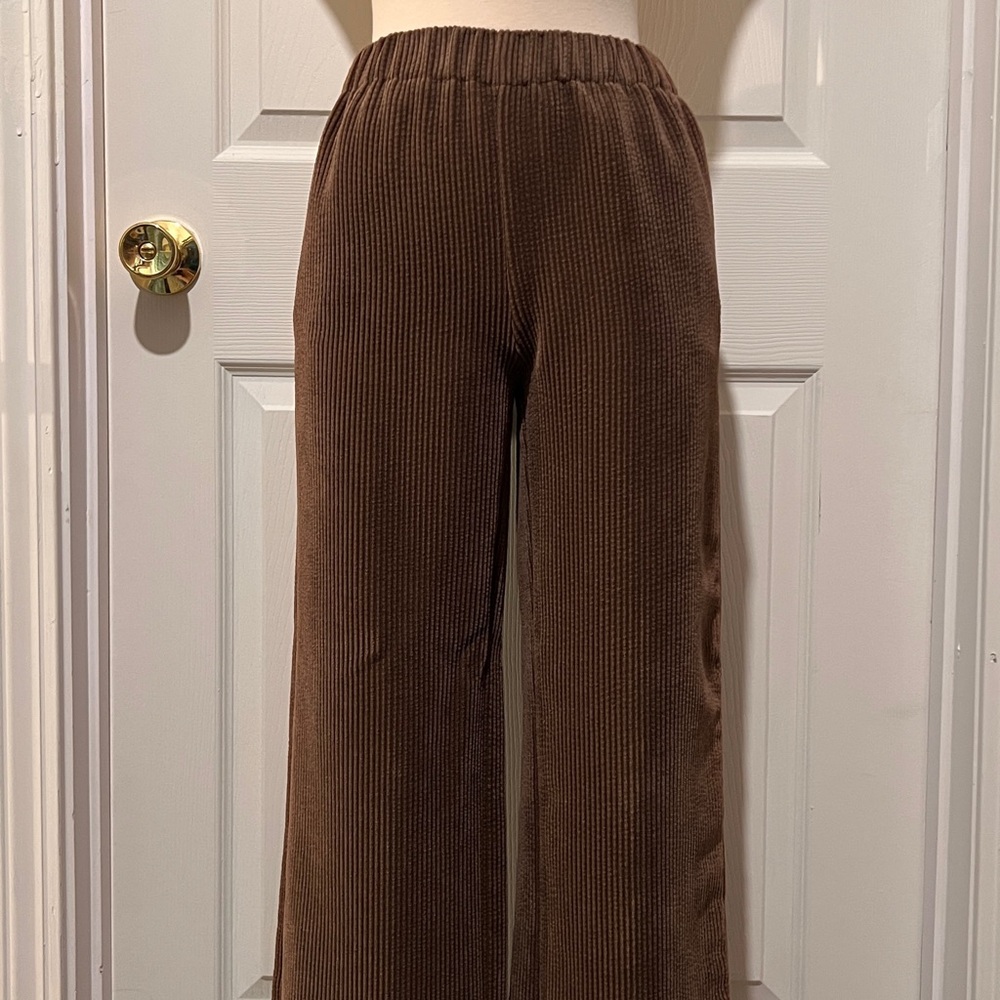 Chic Brown Ribbed Trousers
